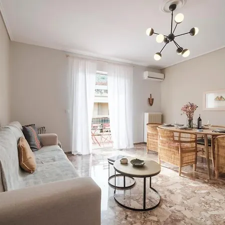 Margarita's Elegant Sunlit Palamidi View Appartement