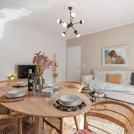 Apartamento Margarita's Elegant Sunlit Palamidi View *