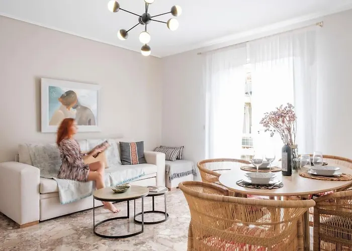 Apartamento Margarita's Elegant Sunlit Palamidi View