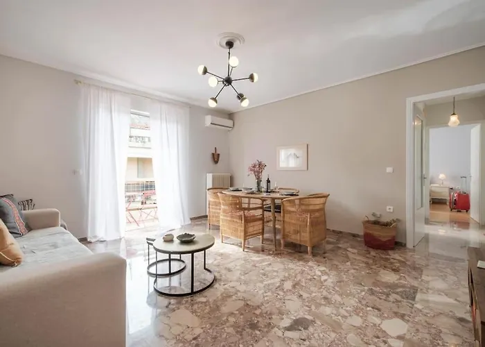 Margarita's Elegant Sunlit Palamidi View Apartamento