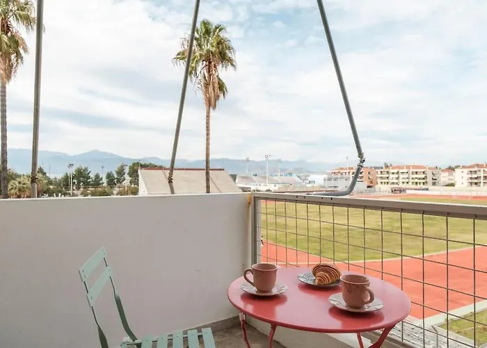 Margarita's Elegant Sunlit Palamidi View