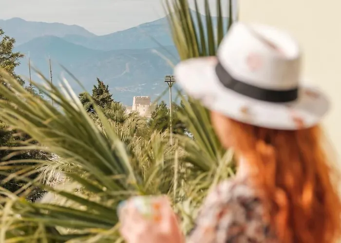 Margarita's Elegant Sunlit Palamidi View Apartamento *